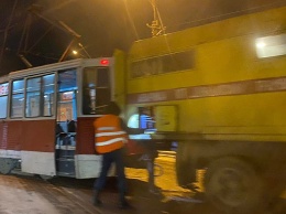 Транспортный коллапс в Кривом Роге: из-за непогоды заблокировано движение на пяти трамвайных линиях