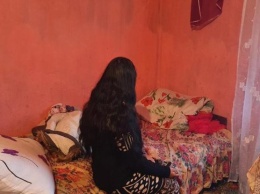 На Закарпатье 11-летняя девочка родила ребенка от сожителя матери
