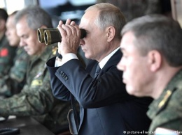 Комментарий: Путин повышает ставки, потому что время работает против него