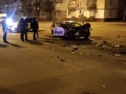 На Слобожанском произошло серьезное ДТП с автомобилем службы такси, есть пострадавшие