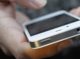 В Запорожье грабитель выхватил мобильный телефон из рук мужчины и пытался скрыться