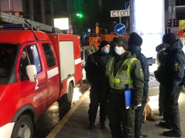 Полиция, медики и спасатели возле ТРЦ "МОСТ-Сити" в Днепре: что случилось