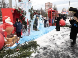 В Киевском районе Одессы начал работать ледовый каток. Фото