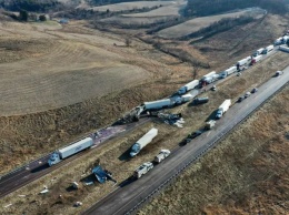 В США из-за ледяного дождя произошла безумная авария из 40 машин