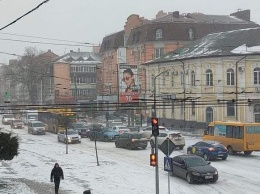 Полтава стоит в пробках из-за снегопада