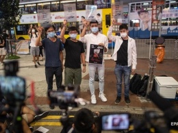 В Гонконге полиция устроила рейд в офис продемократического издания