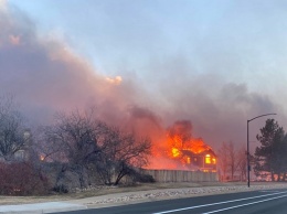 Опубликованы видео массовых пожаров в Колорадо