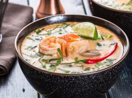 Простые новогодние рецепты: как приготовить суп Том Ям Кунг с креветками