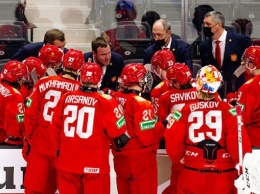 Молодежную сборную России по хоккею со скандалом сняли с рейса в Канаде