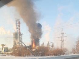 Сначала был взрыв. В РФ горит нефтеперерабатывающий завод (ВИДЕО)