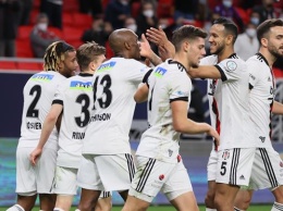 Бешикташ обыграл Антальяпор в матче за Суперкубок Турции