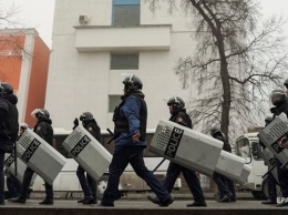 Cиловики начали зачистку на улицах Алматы