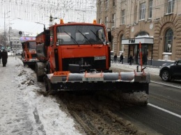 Терехов призвал мобилизовать усилия по уборке снега и наледи в Харькове
