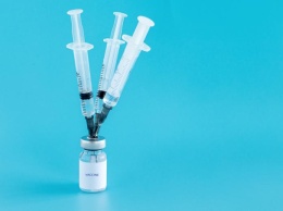 Бустерную дозу для всех в Украине разрешат после максимальной вакцинации групп риска
