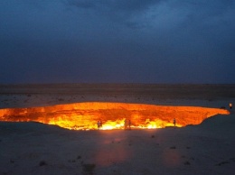 В Туркменистане погасят газовый кратер, пылавший более полувека