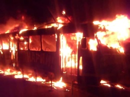 Загорелась электропечка: в Харькове во время движения вспыхнул трамвай (видео)