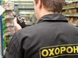 В киевском супермаркете охранник помог вору обокрасть покупателя