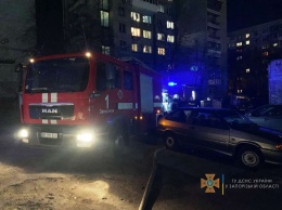 В Запорожье из горящей многоэтажки эвакуировали жильцов двух этажей