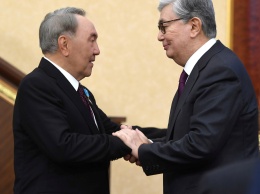 Пресс-секретарь: Назарбаев добровольно передал полномочия Токаеву