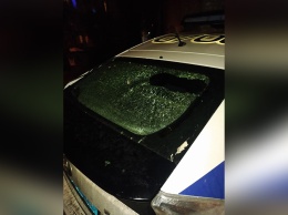 В Днепре на Юрия Кондратюка избили подростков и разбили стекло патрульного авто: поиск свидетелей