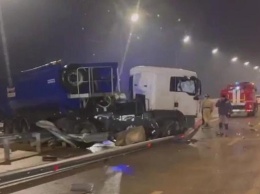 В Крыму в массовом ДТП пострадали 13 авто