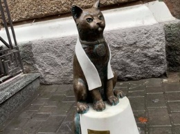 В Одессе на Екатерининской украли кота-джентльмена