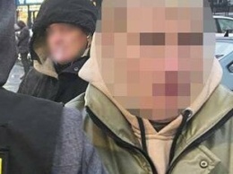 В Запорожье задержали парня, который получил посылку с экстази на полмиллиона гривен