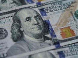Скучно не будет никому: что происходит с долларом и евро на межбанке