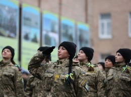 Зеленский дал ответ на петицию о воинском учете женщин