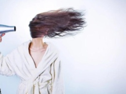 Как пользоваться феном, чтобы не навредить волосам?