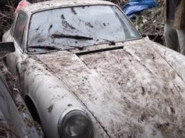 Заброшенную коллекцию редких машин нашли в Уэльсе