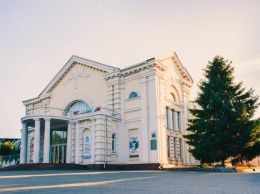 В Запорожье через суд требуют у ДК ЗАЗ сохранить памятник архитектуры и истории