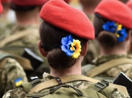На воинский учет в Украине встали уже 435 женщин