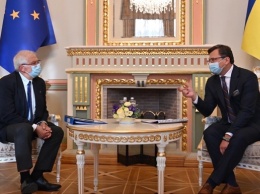 Кулеба и Боррель обсудили подготовку жестких санкций ЕС против РФ