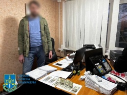 В Одессе задержали госисполнителя при получении взятки в 500 долларов