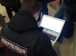 Днепровские киберполицейские разоблачили двоих 26-летних хакеров: на взломанных учетных записях украинцев они заработали свыше 100 тысяч гривен