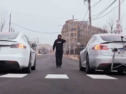 Tesla Model S с тремя реактивными двигателями приняла участие в гонке