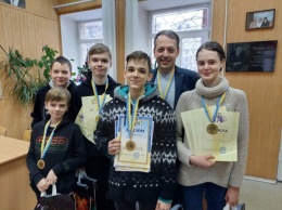 Юные криворожские шахматисты стали чемпионами Днепропетровской области