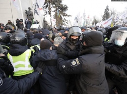 Акция «SaveФОП» в Киеве: Столкновения с полицией, протестующие пытались штурмовать Раду
