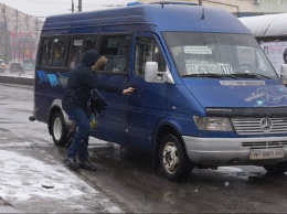 В Запорожье водителя маршрутки оштрафовали за нарушение, которое сняли на видео
