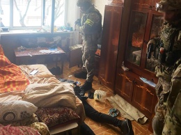 Представлялись полицейскими: россиянин создал на Харьковщине банду, которая нападала даже на пенсионеров
