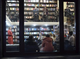Муниципальный магазин "Сияние книги" в минувшем году реализовал более 14 тысяч книг и провел три десятка презентаций новинок
