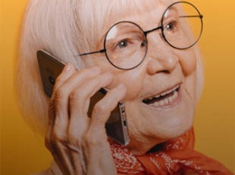 Испанец создал аналог WhatsApp для своей бабушки без мобильного телефона и Wi-Fi