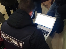 Харьковские киберполицейские разоблачили мошенника, который под видом женщины "разводил" мужчин на сайтах знакомств