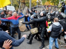 Стычки, поджоги, титушки - МВД выложило видео с организаторами беспорядков в Киеве