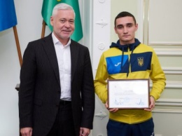 Терехов наградил победителей европейских чемпионатов по боксу