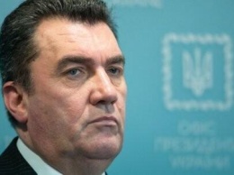 Выполнение минских соглашений грозит Украине разрушением - Данилов