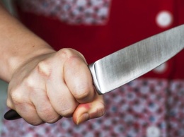 В Днепре на Слобожанском проспекте женщина ударила мужа ножом в живот: в квартире были маленькие дети