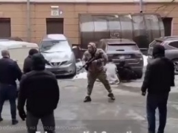 В Киеве на Владимирской возле обменника снова стреляли. Видео