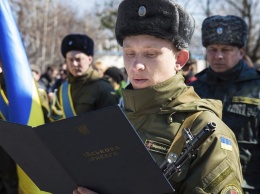 Отмена призыва и армия больше на 100 тыс. человек: в Днепре адвокат дал оценку указу Зеленского